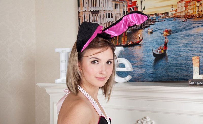 Камилла, 35